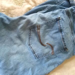 Levi's Signature Cropped & Frayed Jeans 16